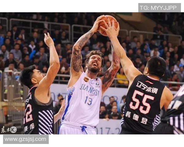 CBA精彩回顾江苏队对阵北京队的激烈对抗全场录像分析